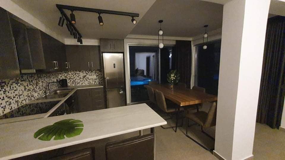 Sky Apartment On The Pool 圣纳帕 外观 照片